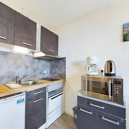 Apartment Refait A Neuf Avec Balcon, Garage Et Acces Direct Aux Pistes, Proche Commerces Et Services - Fr-1-398-623 Montvalezan