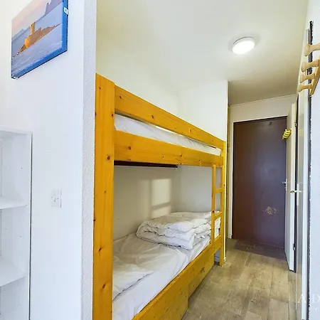 Refait A Neuf Avec Balcon, Garage Et Acces Direct Aux Pistes, Proche Commerces Et Services - Fr-1-398-623 * Montvalezan