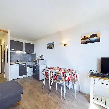 Refait A Neuf Avec Balcon, Garage Et Acces Direct Aux Pistes, Proche Commerces Et Services - Fr-1-398-623 *