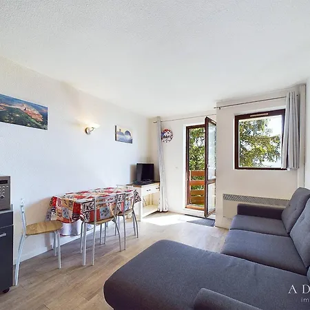 Refait A Neuf Avec Balcon, Garage Et Acces Direct Aux Pistes, Proche Commerces Et Services - Fr-1-398-623 Montvalezan